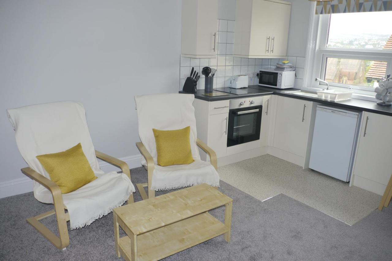 Broadshade Holiday Apartments Пейнтън Стая снимка