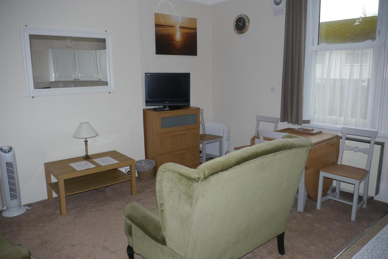 Broadshade Holiday Apartments Пейнтън Стая снимка