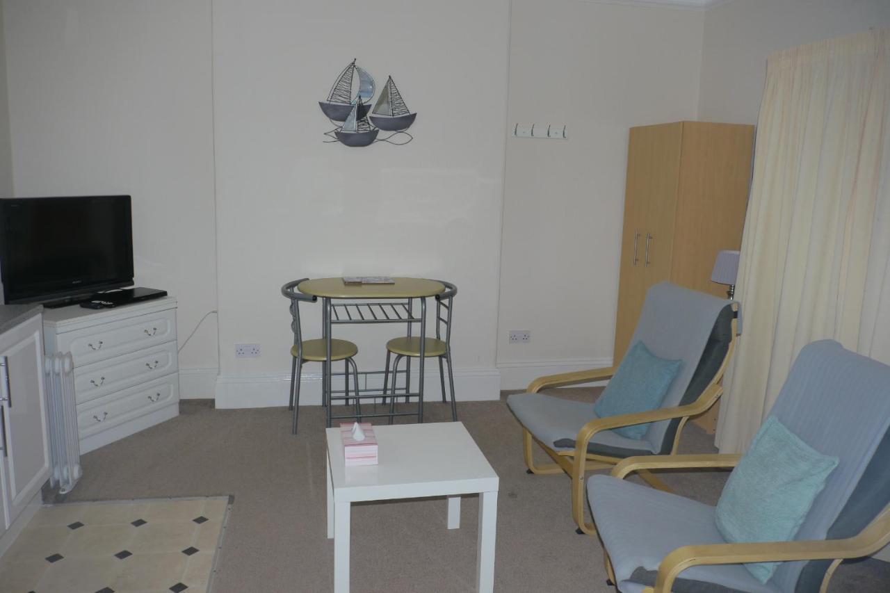 Broadshade Holiday Apartments Пейнтън Стая снимка