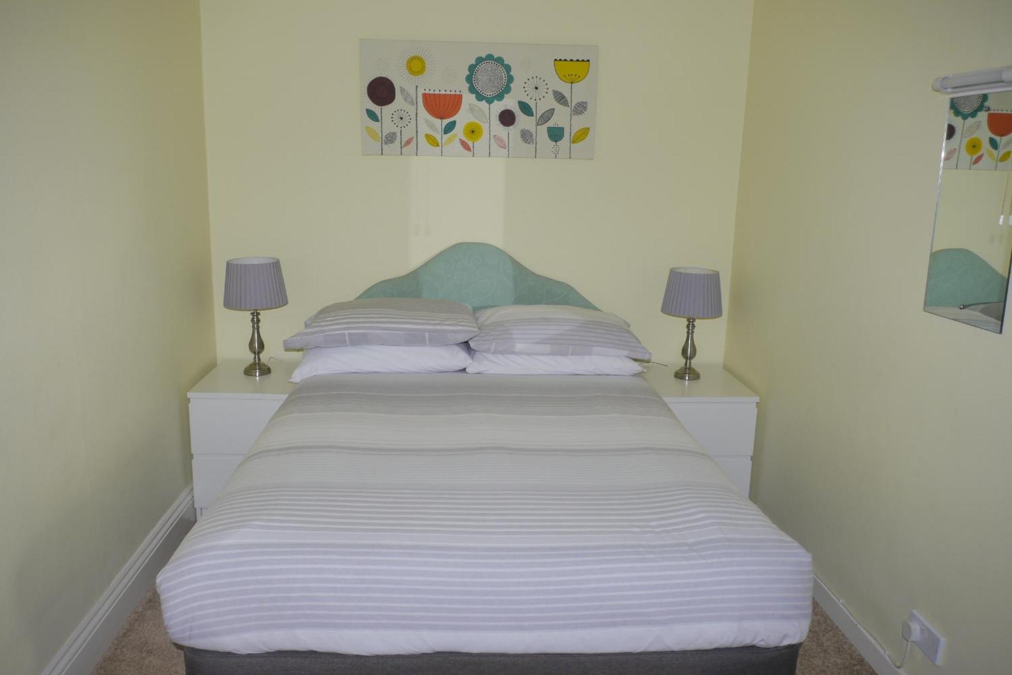 Broadshade Holiday Apartments Пейнтън Екстериор снимка