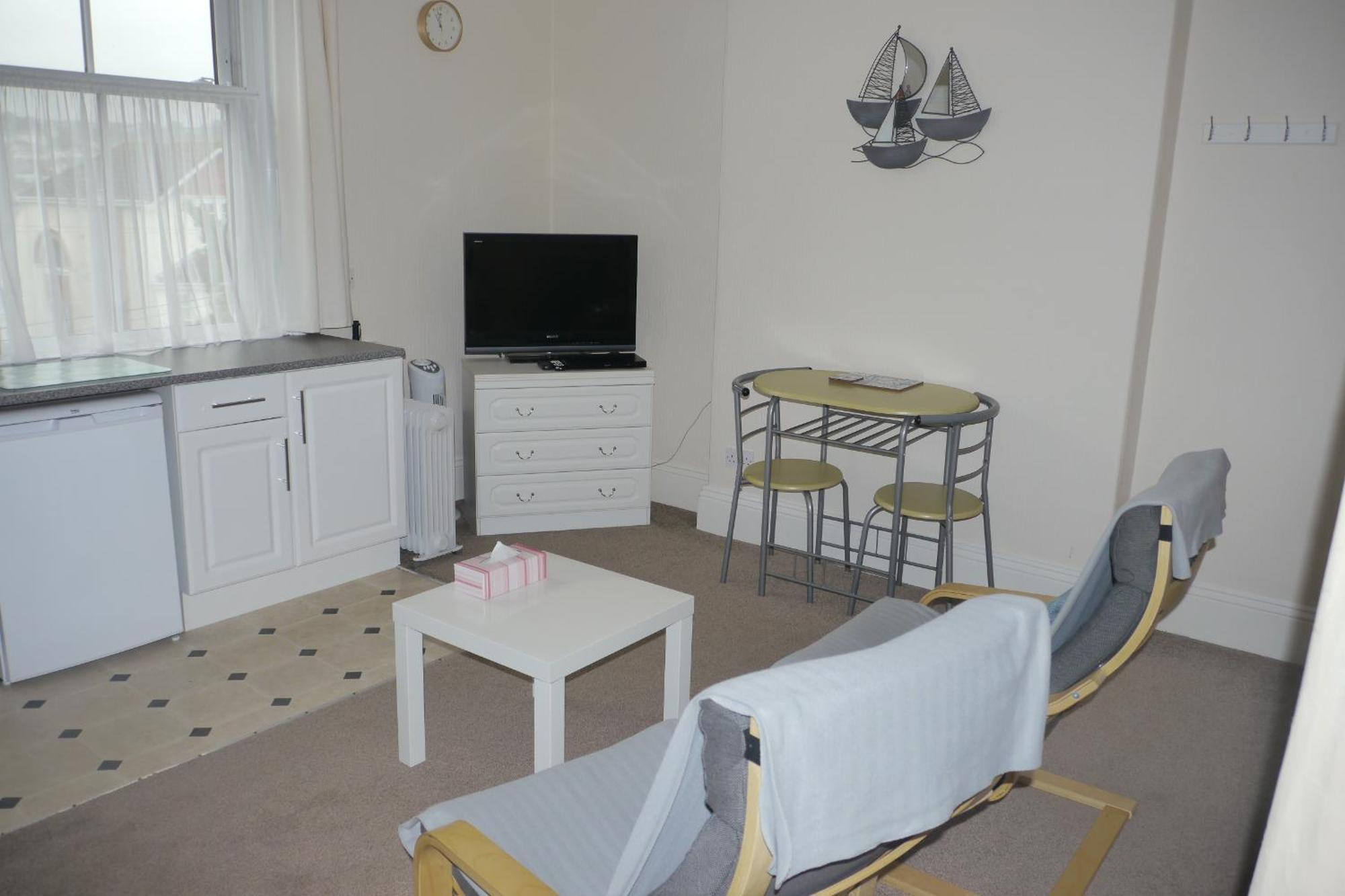 Broadshade Holiday Apartments Пейнтън Стая снимка