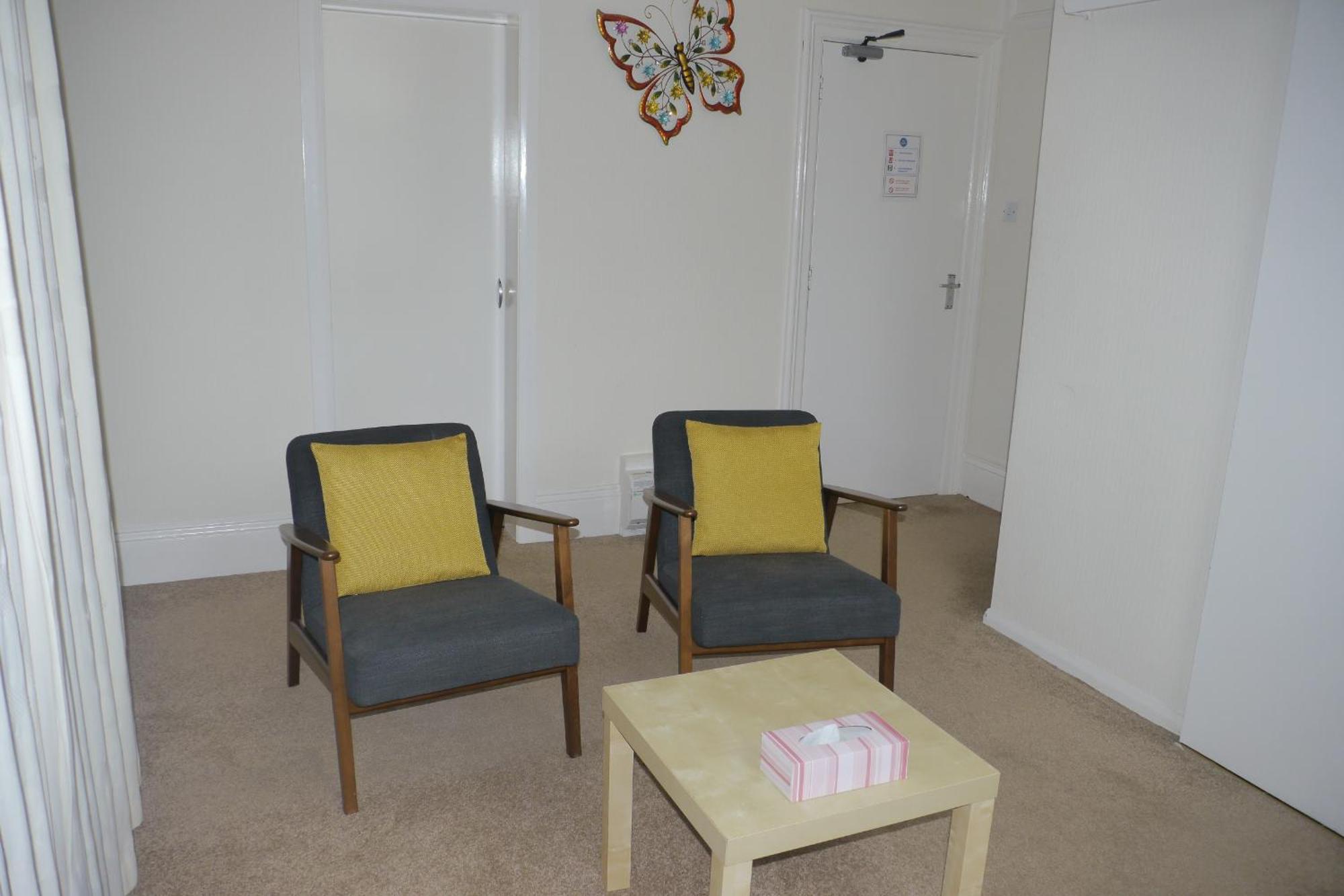 Broadshade Holiday Apartments Пейнтън Стая снимка