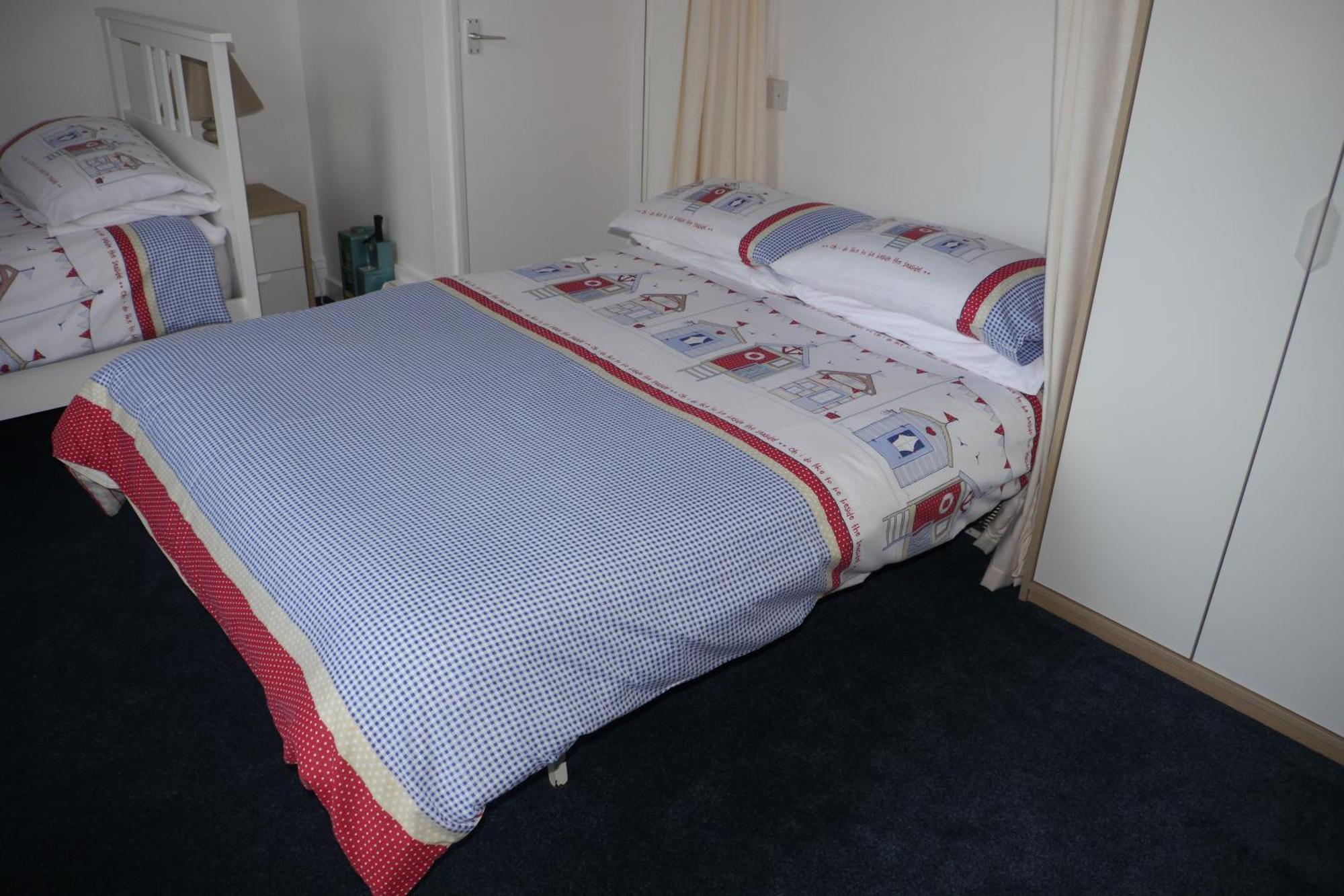 Broadshade Holiday Apartments Пейнтън Стая снимка