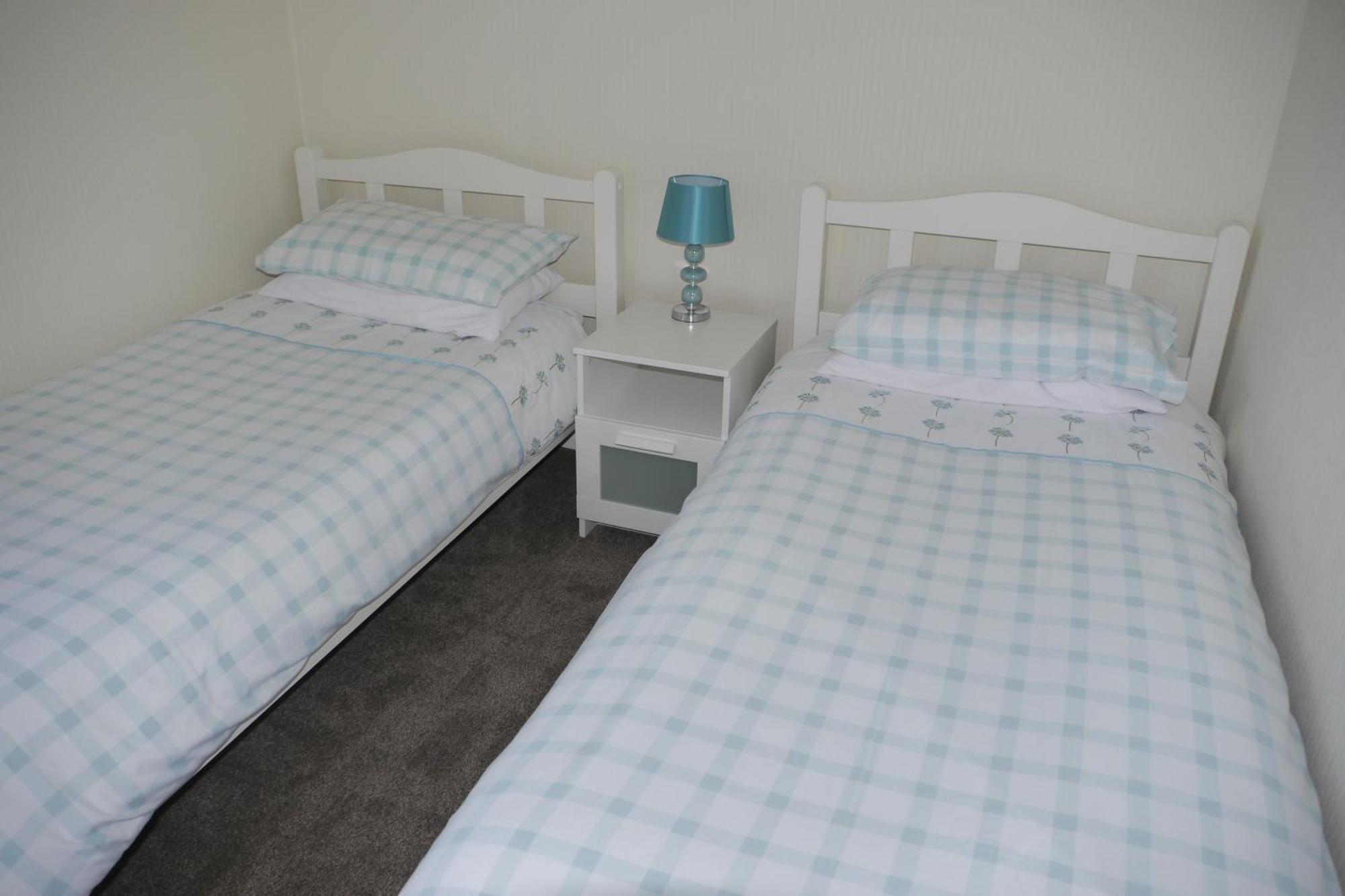 Broadshade Holiday Apartments Пейнтън Стая снимка