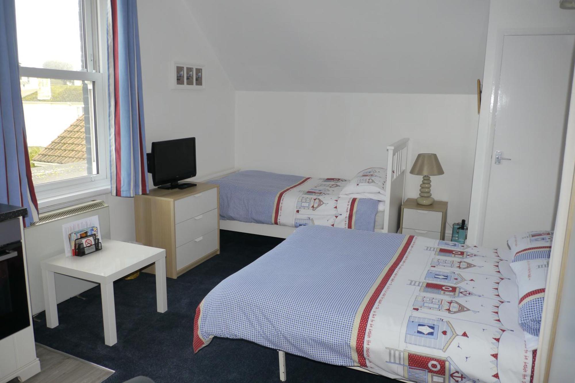 Broadshade Holiday Apartments Пейнтън Стая снимка